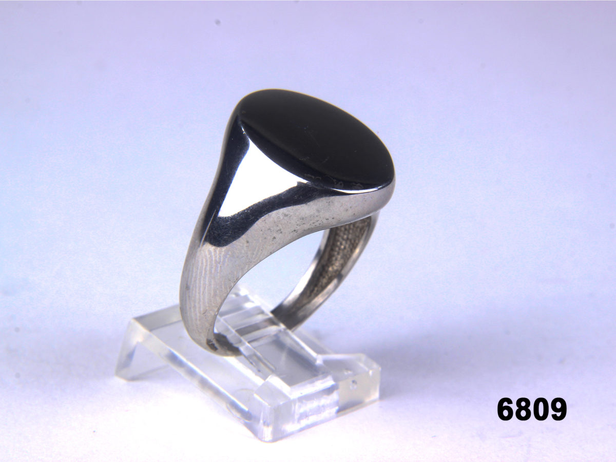 Front view of 925 Solid sterling silver signet ring from Antiques of Kingston