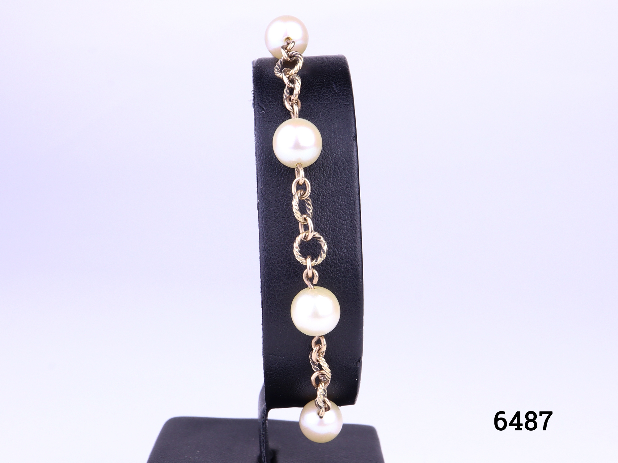9 carat Gold & Pearl Bracelet