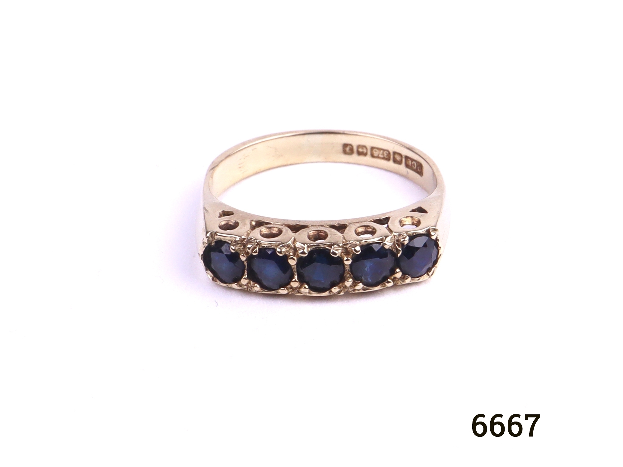 9 carat Gold & Sapphire Ring