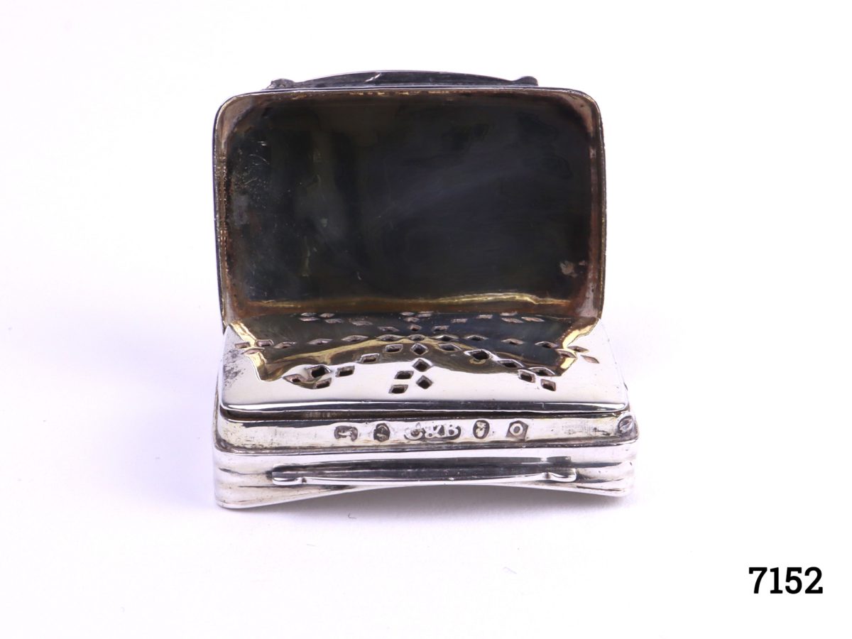 c1812 Antique silver vinagrette Fully hallmarked Birmingham assayed sterling silver vinaigrette including original inner sponge Decorated with engine turned engraving by silversmiths Cocks & Bettridge Photo showing open vinaigrette from the front with lid open