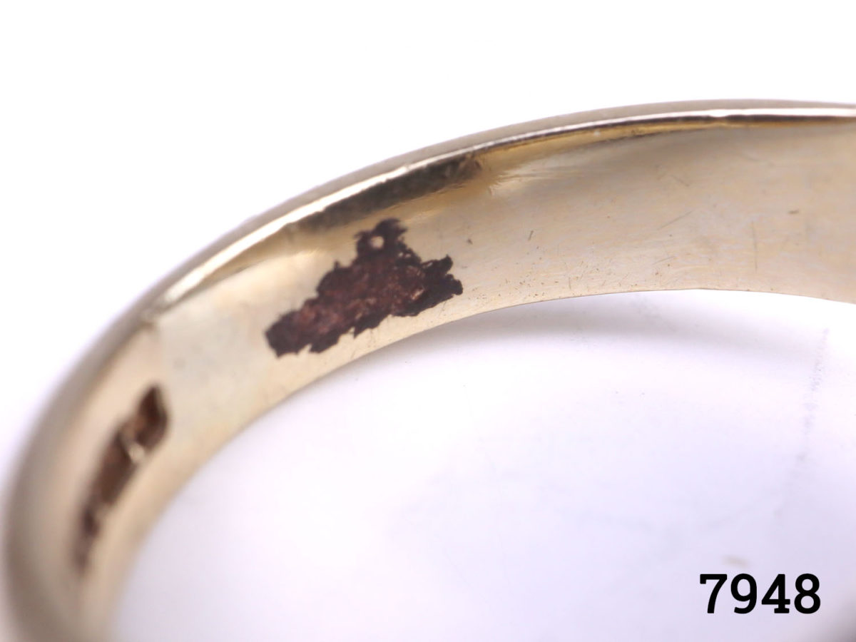 c1978 Sheffield assayed 9karat gold and onyx signet ring. Fully hallmarked. Size Q / 8 Photo of probable test marking on inner band next to hallmark