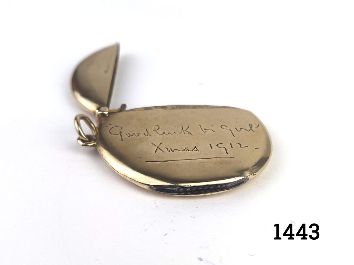 Rare early George V 9 karat gold circular vesta case. Hallmarked Birmingham 1912 9ct 375 by William Neale LTD. Inscribed 'Good luck bi-girl Xmas 1912' Measures 42mm in diameter Photo of open vesta from a flat level angle showing the strike area at the base