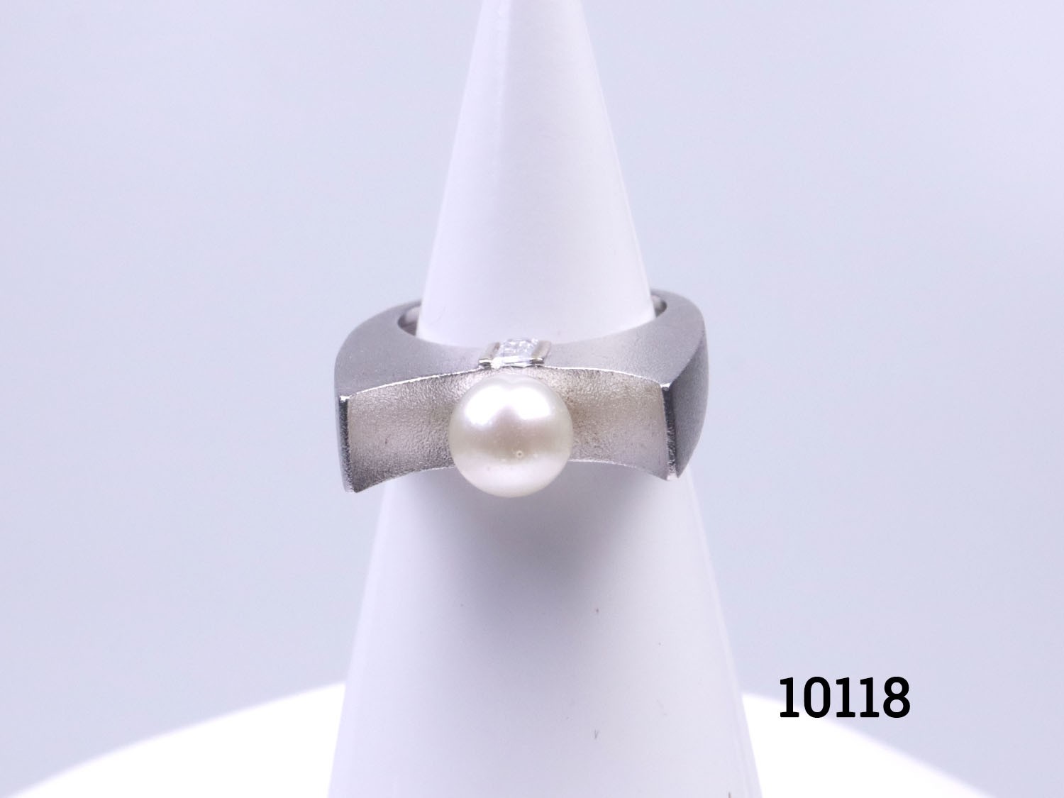 Modernist Style Silver & Pearl Ring