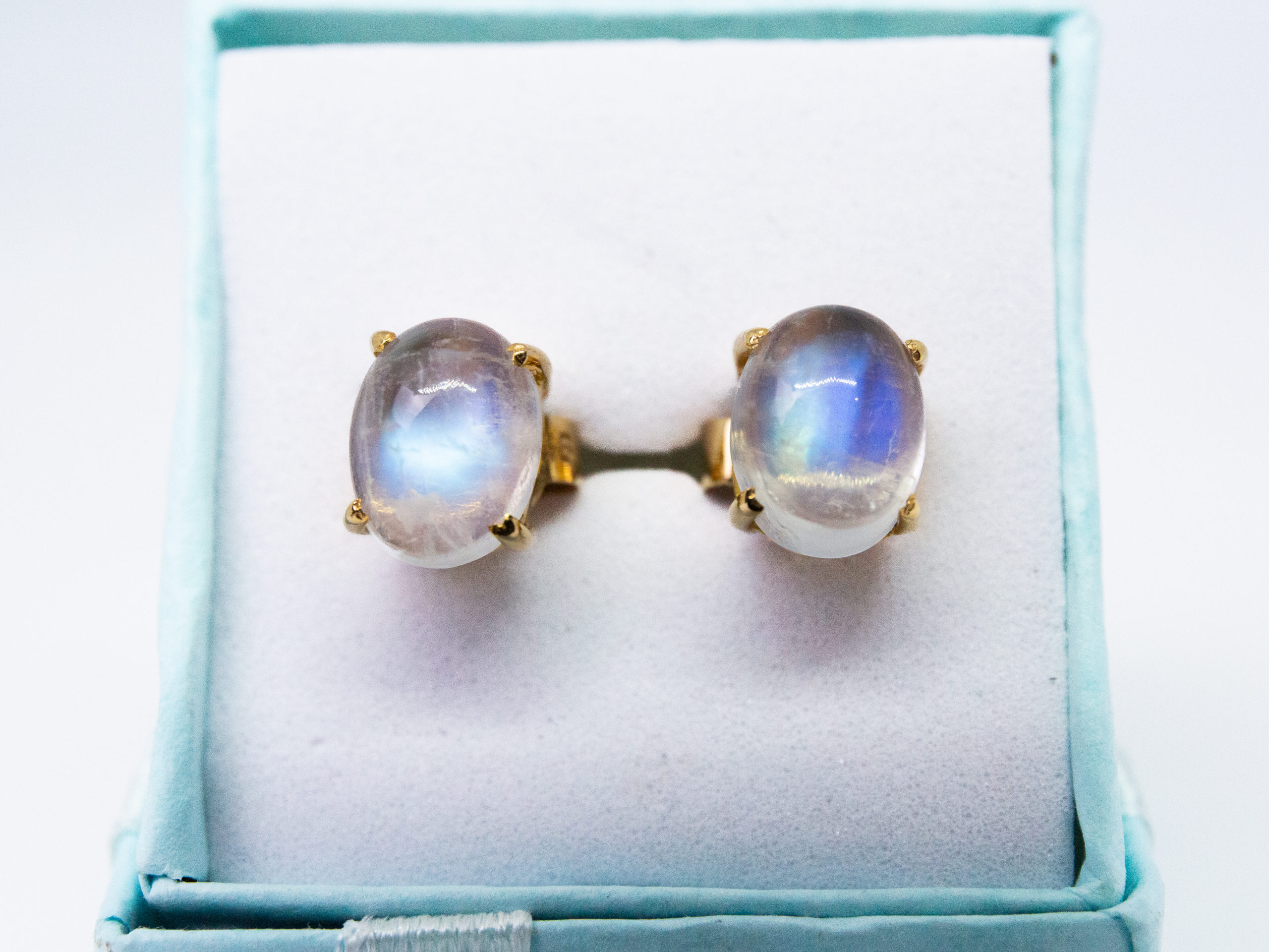 Modern 18 Karat Gold Moonstone Earrings